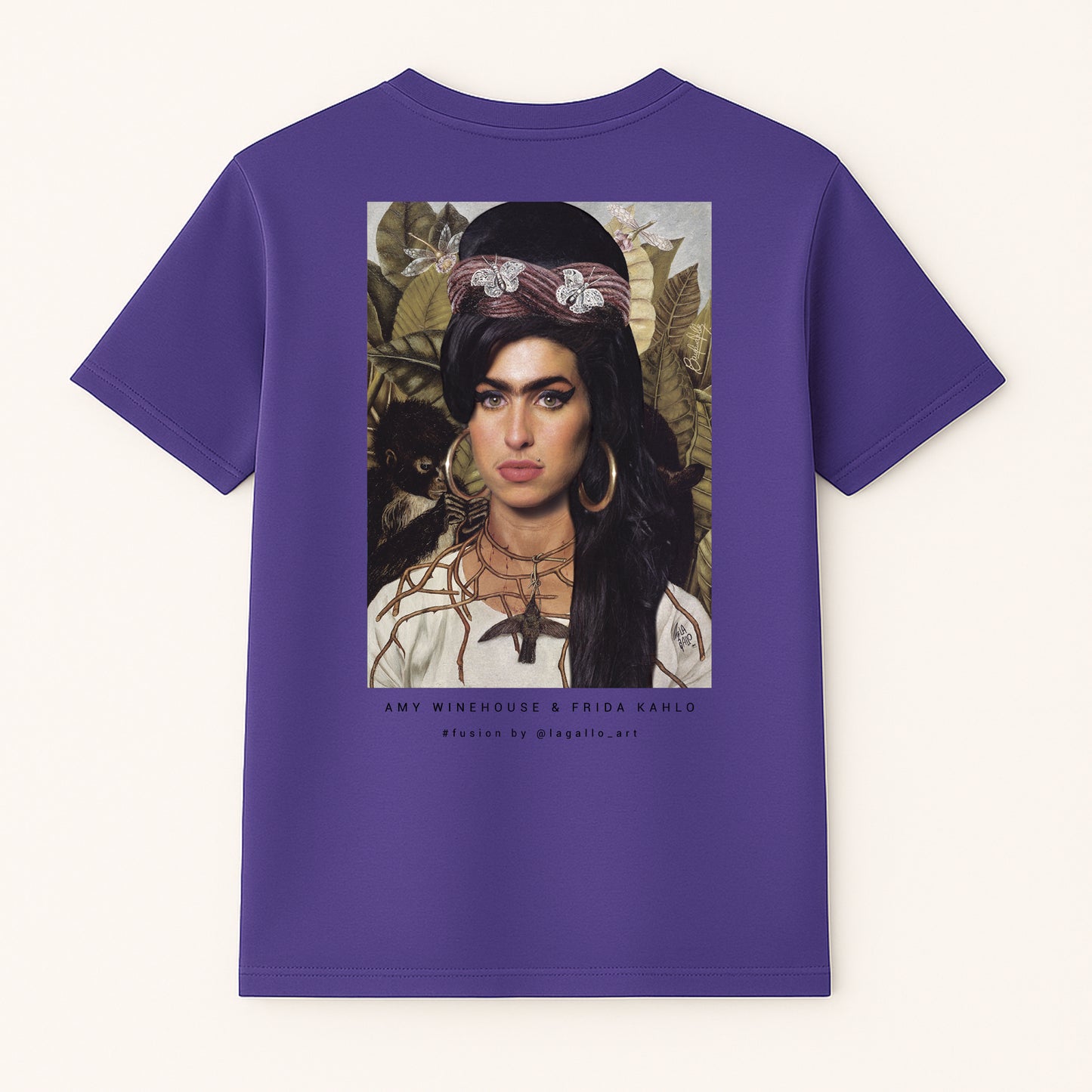 amiseta orgánica unisex LA GALLO ART – diseño “Amy Kahlo” (dorso), algodón 180 g, Medium Fit, Color: Purple Love