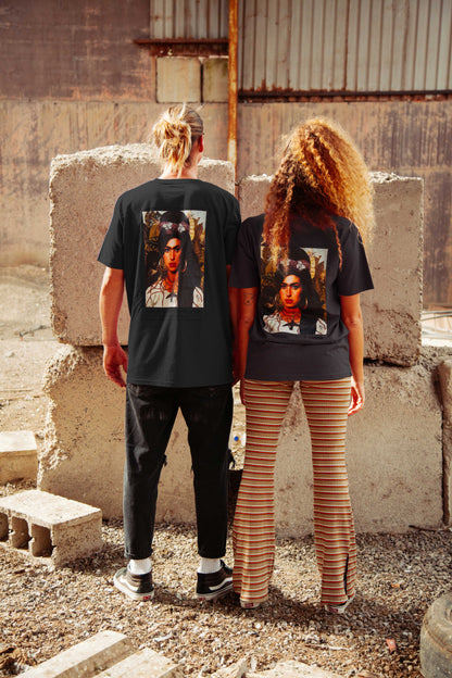 Camiseta “Amy Kahlo” de LA GALLO ART en uso – estilo urbano unisex, Color: Negro