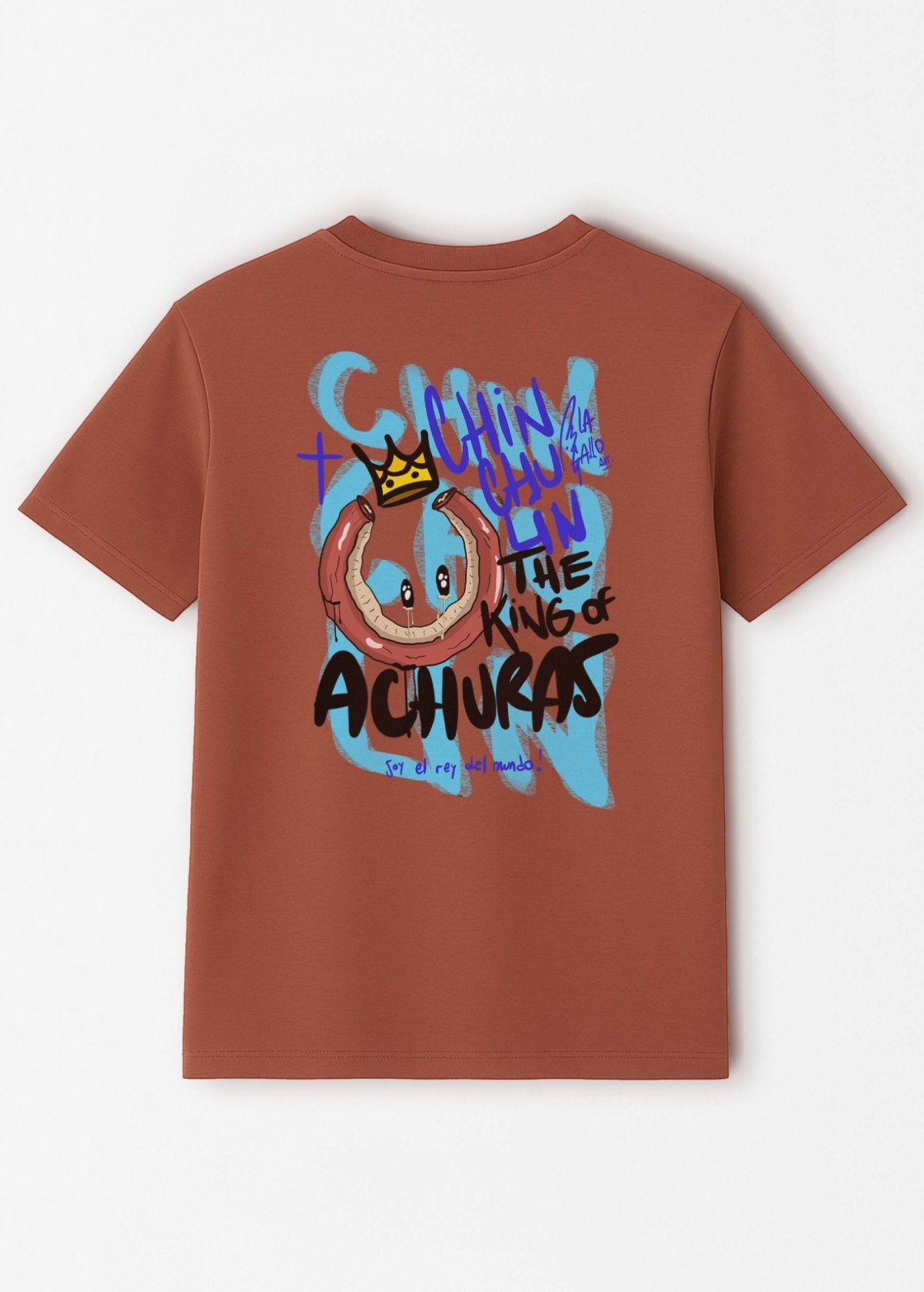 Camiseta “Chinchulín” color Heritage Brown, vista de espalda. Ilustración original de Carolina Gallo.