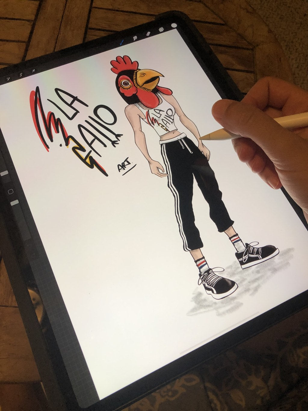Ilustración digital del personaje icónico de LA GALLO ART en iPad, creada por Carolina Gallo. Arte digital independiente con estilo SudakaStyle.