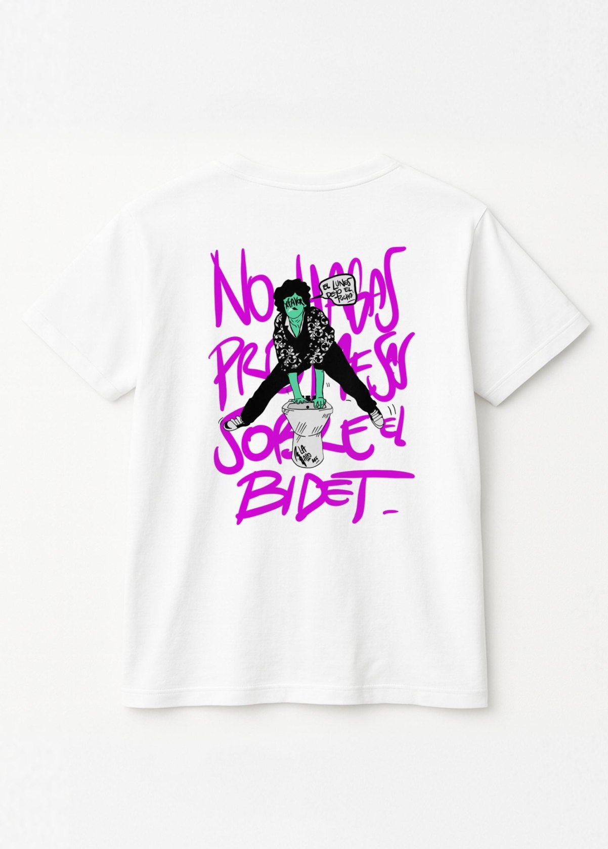 Camiseta unisex “La de Charly” blanca, vista de espalda. Arte digital independiente creado por Carolina Gallo, impresión orgánica de alta calidad.