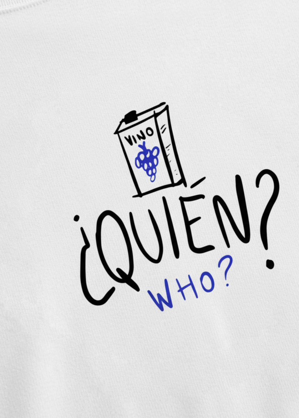 Detalle frontal del diseño “La Mona” en camiseta orgánica blanca. Impresión artística sobre algodón ecológico de alta calidad.