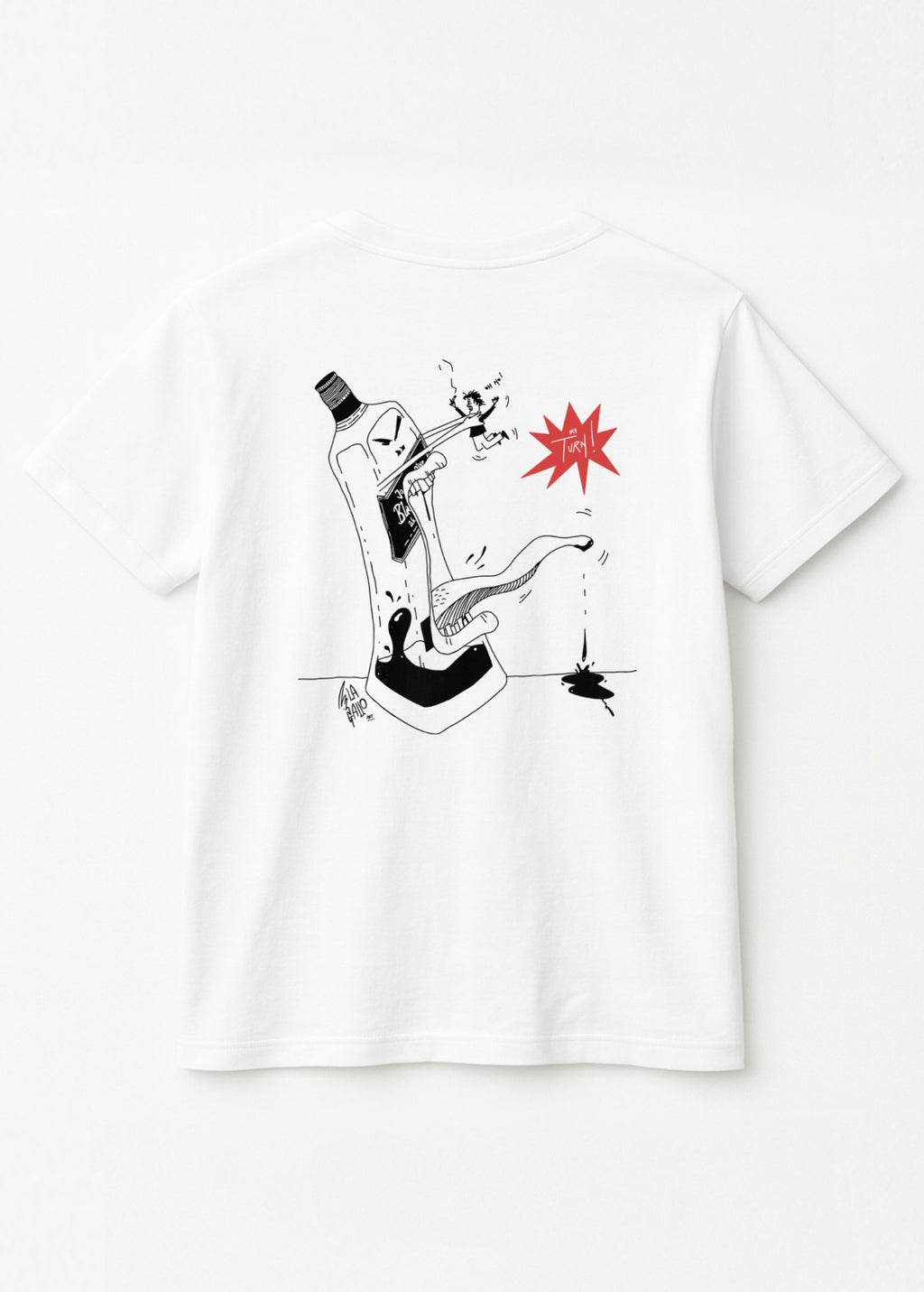 Camiseta unisex “Whisky” blanca, vista de espalda. Arte digital independiente impreso en algodón ecológico.